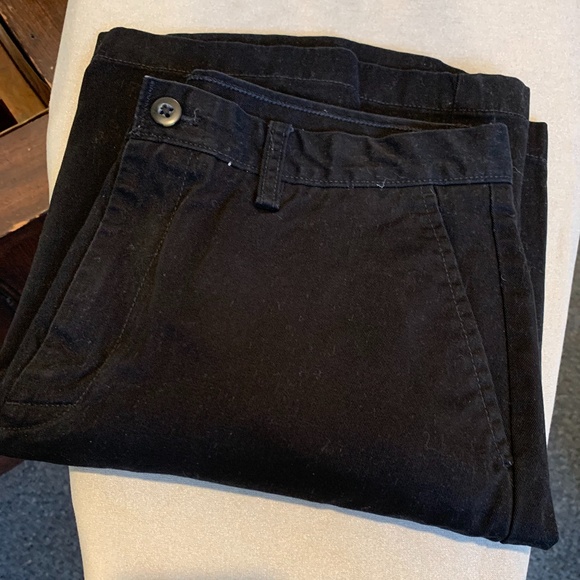 Dockers navy shorts 32 waist; - Picture 2 of 4